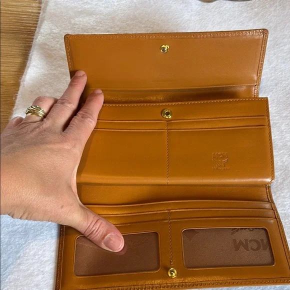 MCM limited edition Brown and Green Logo Wallet - Picture 6 of 16